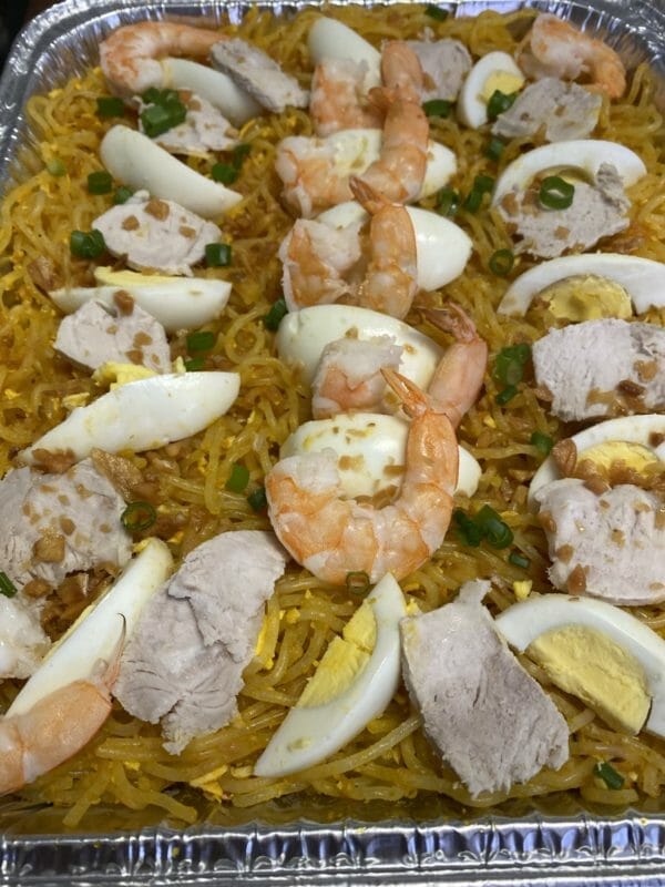 pancit malabon tray